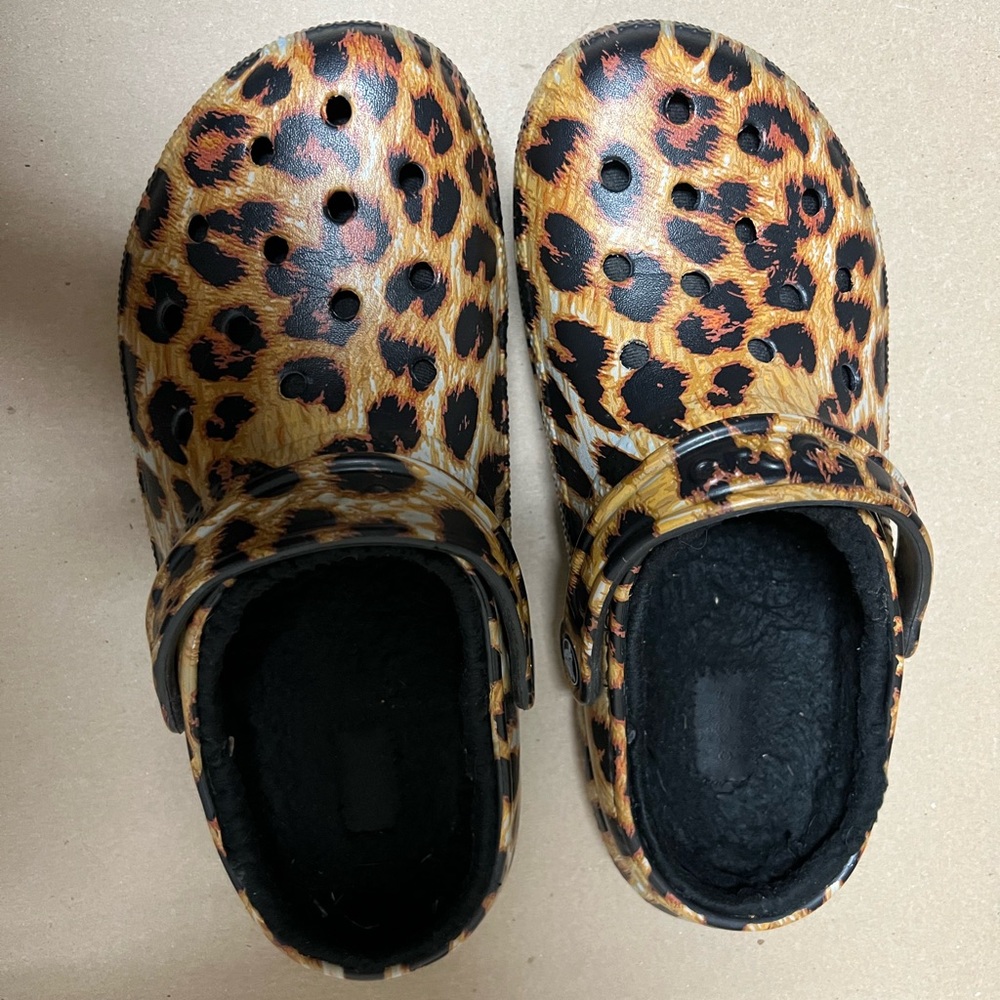 Women’s Leopard Crocs with Fuzzy Lining